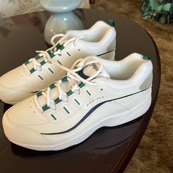 Easy Spirit walk Run Sneakers Ladies 9.5 M - Picture 2 of 5